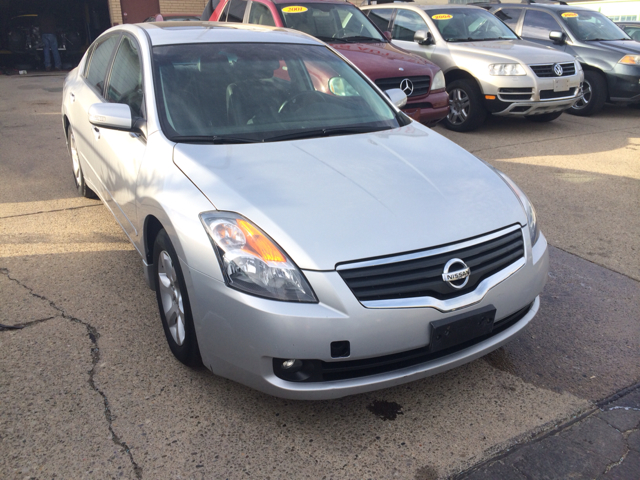 2008 Nissan Altima ST Pickup 4D 5 1/2 Ft