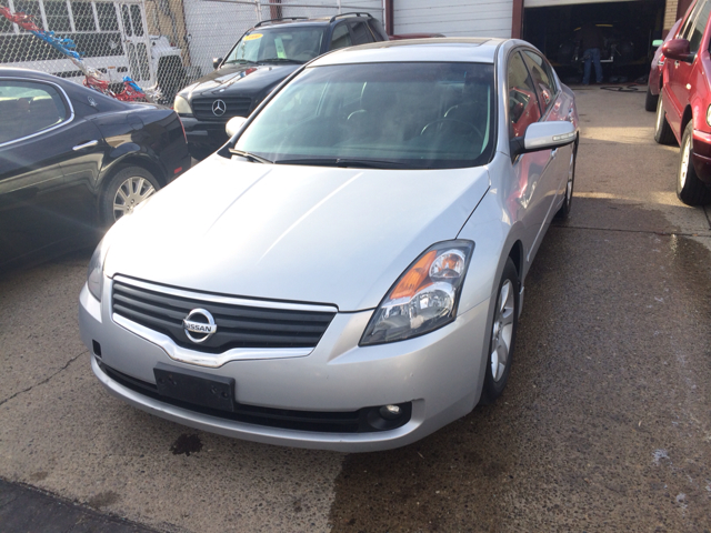 2008 Nissan Altima ST Pickup 4D 5 1/2 Ft