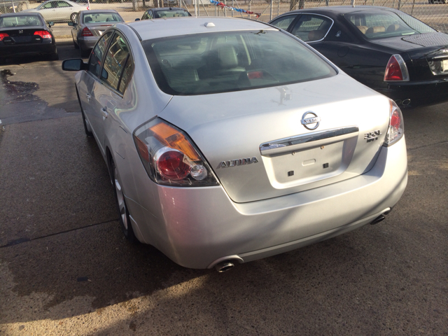 2008 Nissan Altima ST Pickup 4D 5 1/2 Ft