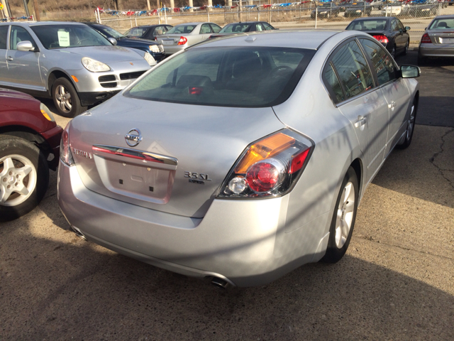 2008 Nissan Altima ST Pickup 4D 5 1/2 Ft