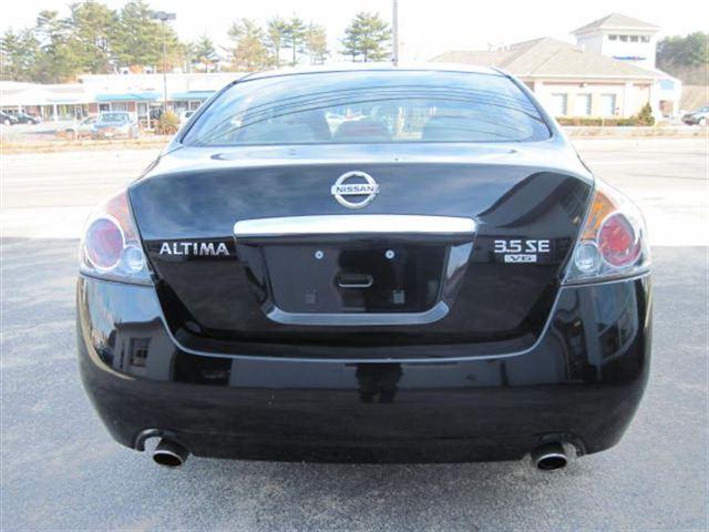 2008 Nissan Altima Sport -5 Speed-stick-4x4