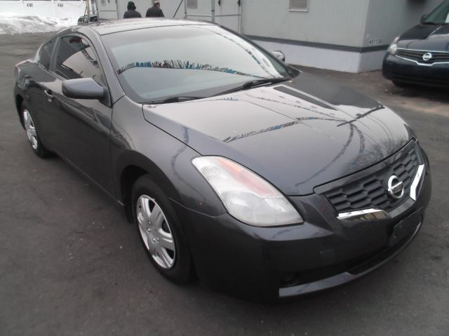 2008 Nissan Altima 1500 Van