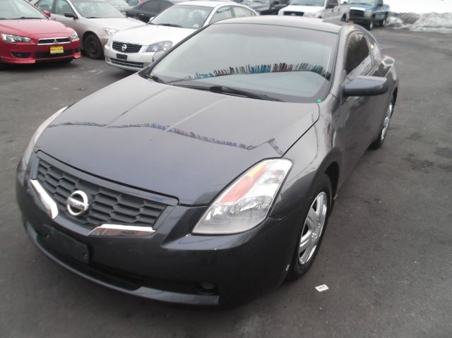 2008 Nissan Altima 1500 Van