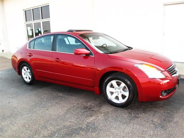 2008 Nissan Altima 4x4 Reg. Cab Long Bed