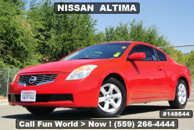 2008 Nissan Altima 1500 Van