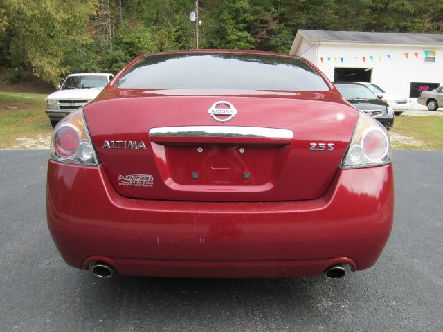 2008 Nissan Altima 2WD Crew Cab 140.5 Laramie