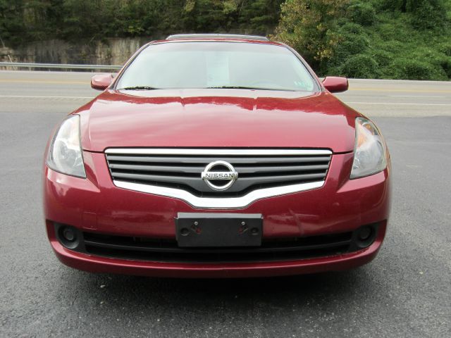 2008 Nissan Altima 2WD Crew Cab 140.5 Laramie