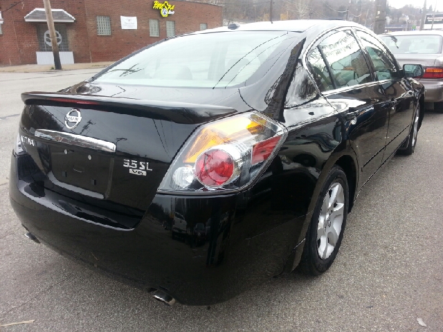 2008 Nissan Altima ST Pickup 4D 5 1/2 Ft