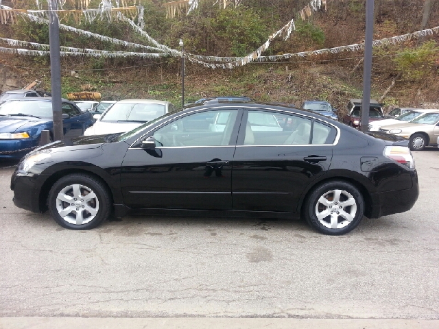 2008 Nissan Altima ST Pickup 4D 5 1/2 Ft