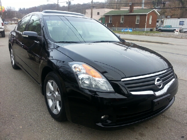 2008 Nissan Altima ST Pickup 4D 5 1/2 Ft