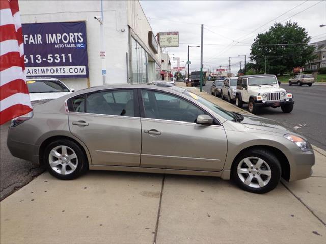 2008 Nissan Altima 3500 Mega Cab