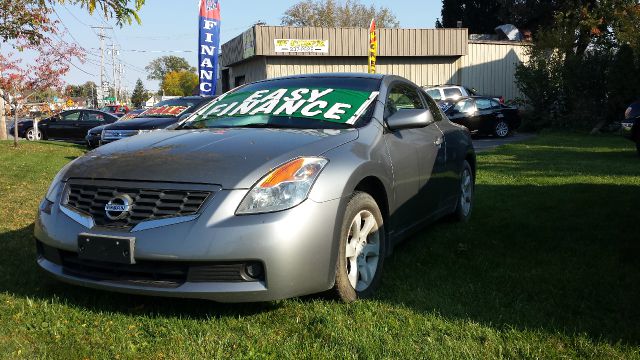 2008 Nissan Altima 1500 Van