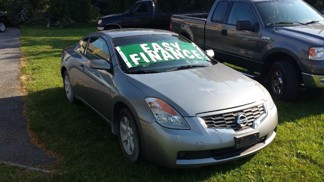 2008 Nissan Altima 1500 Van