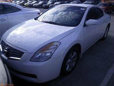 2008 Nissan Altima 1500 Van