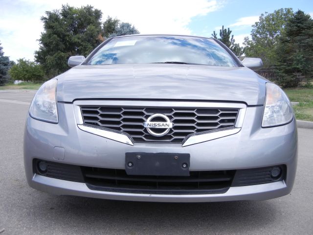 2009 Nissan Altima 1500 Van