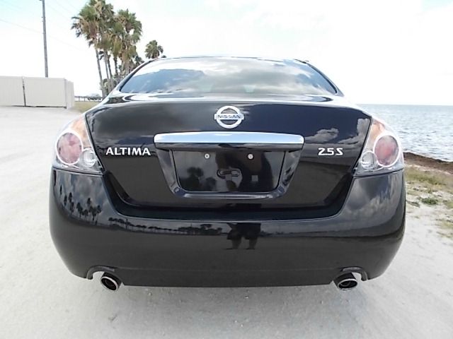 2009 Nissan Altima Pickupslt Quad Cab SWB 4WD 4x4 Truck