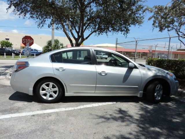 2009 Nissan Altima Pickupslt Quad Cab SWB 4WD 4x4 Truck