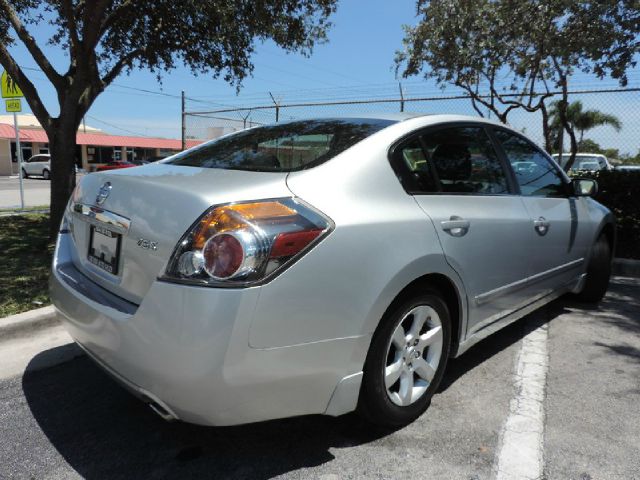 2009 Nissan Altima Pickupslt Quad Cab SWB 4WD 4x4 Truck