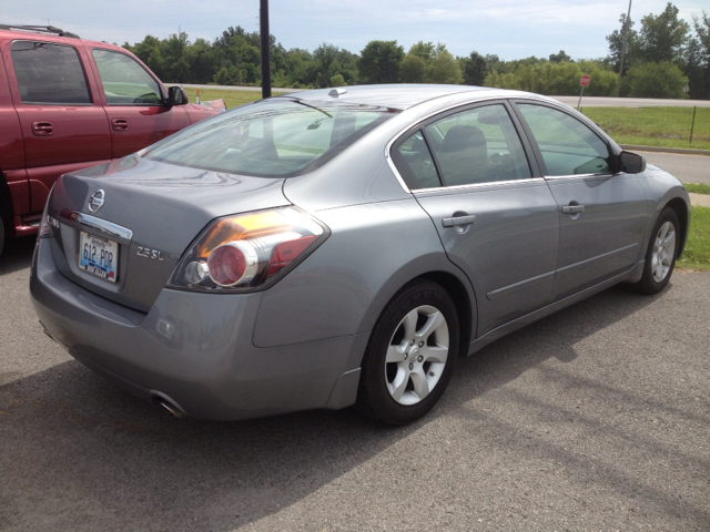 2009 Nissan Altima SLT Quad Cab 2WD