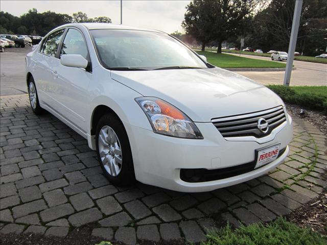 2009 Nissan Altima 4x4 Truck