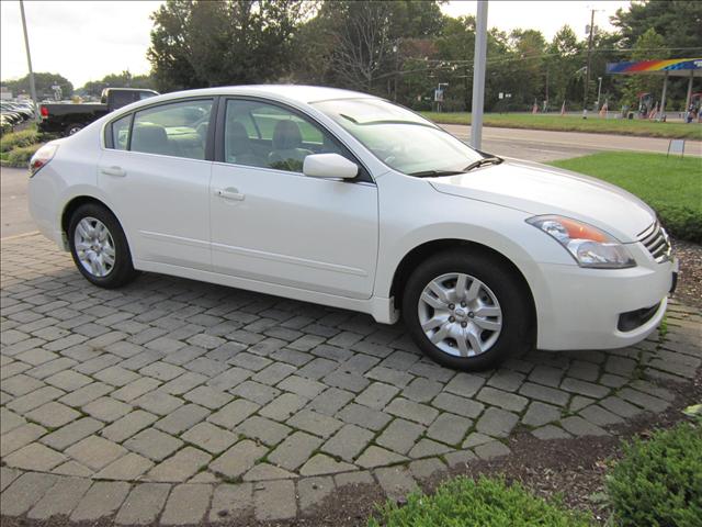 2009 Nissan Altima 4x4 Truck