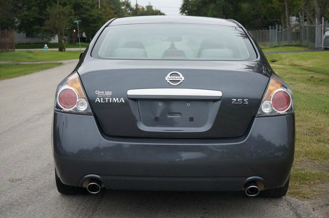 2009 Nissan Altima GS-R