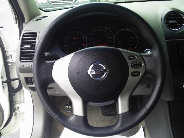 2009 Nissan Altima Pickupslt Quad Cab SWB 4WD 4x4 Truck