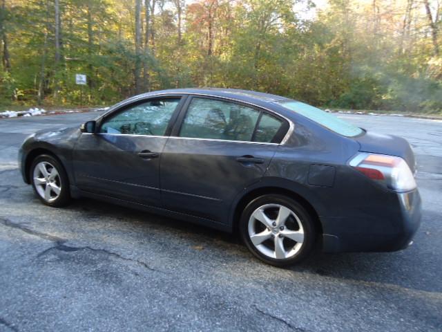 2009 Nissan Altima LE