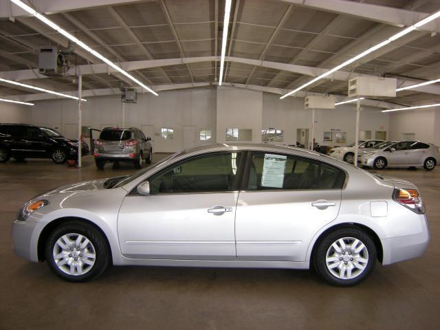 2009 Nissan Altima 2dr Cpe Auto W/moonroof