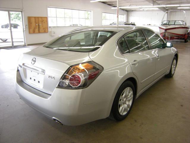 2009 Nissan Altima 2dr Cpe Auto W/moonroof