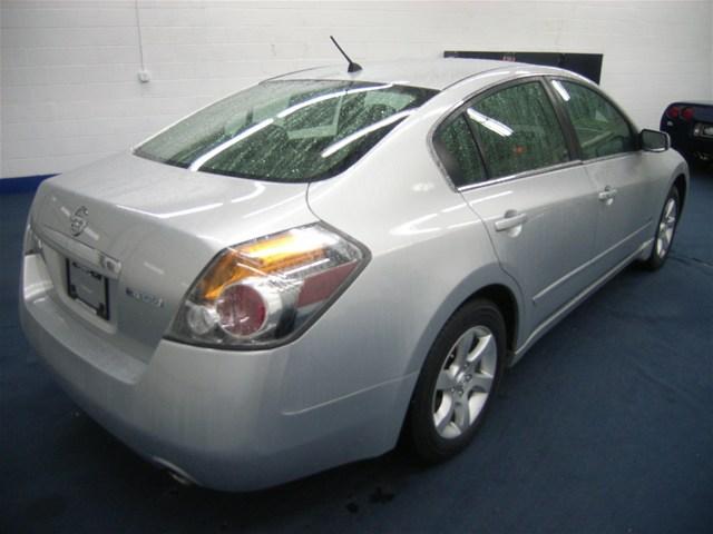 2009 Nissan Altima Base