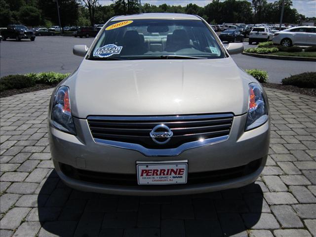 2009 Nissan Altima 4x4 Truck