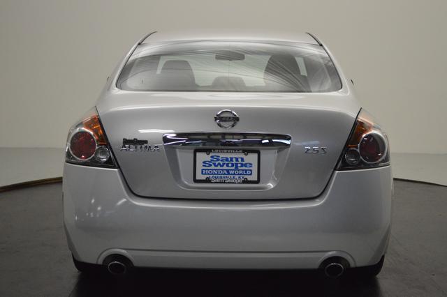 2010 Nissan Altima Pickupslt Quad Cab SWB 4WD 4x4 Truck