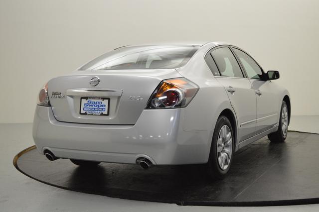 2010 Nissan Altima Pickupslt Quad Cab SWB 4WD 4x4 Truck