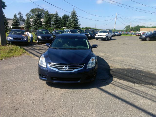 2010 Nissan Altima SLT Quad Cab 2WD