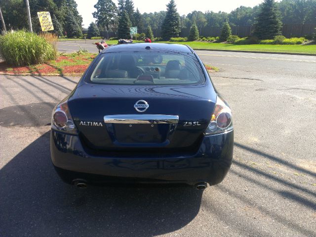 2010 Nissan Altima SLT Quad Cab 2WD