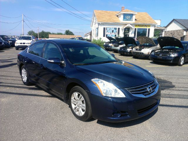 2010 Nissan Altima SLT Quad Cab 2WD