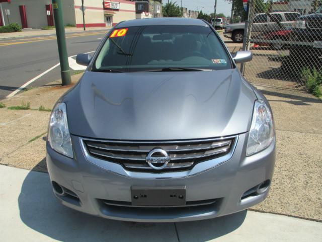 2010 Nissan Altima 2WD Crew Cab 140.5 Laramie