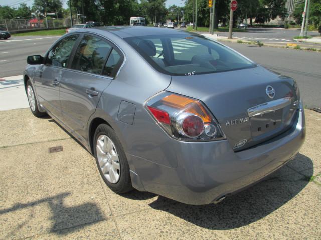 2010 Nissan Altima 2WD Crew Cab 140.5 Laramie