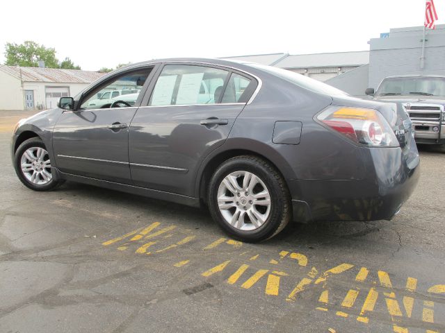 2010 Nissan Altima SLT Quad Cab 2WD