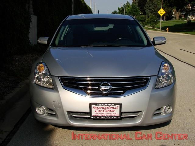 2010 Nissan Altima ESi