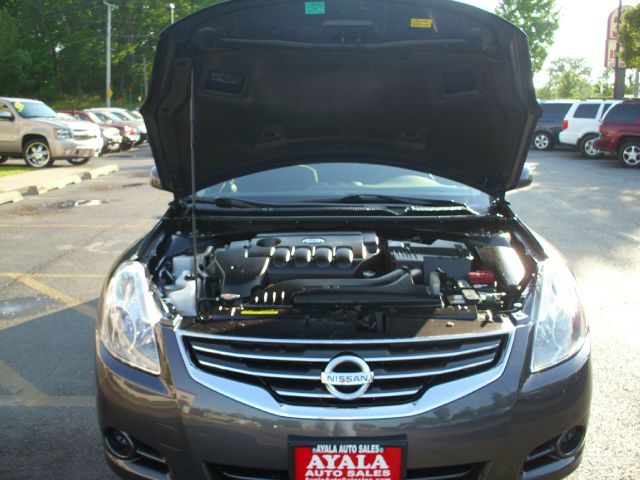 2010 Nissan Altima Pickupslt Quad Cab SWB 4WD 4x4 Truck