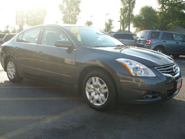 2010 Nissan Altima Pickupslt Quad Cab SWB 4WD 4x4 Truck