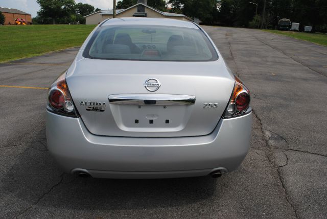 2010 Nissan Altima Pickupslt Quad Cab SWB 4WD 4x4 Truck