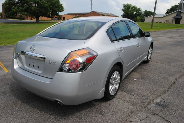 2010 Nissan Altima Pickupslt Quad Cab SWB 4WD 4x4 Truck