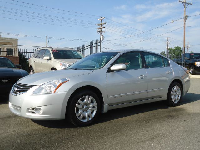 2010 Nissan Altima Pickupslt Quad Cab SWB 4WD 4x4 Truck