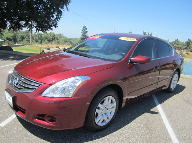 2010 Nissan Altima Pickupslt Quad Cab SWB 4WD 4x4 Truck