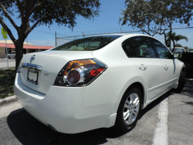 2010 Nissan Altima Pickupslt Quad Cab SWB 4WD 4x4 Truck