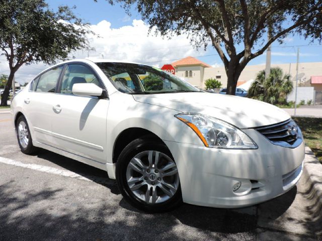 2010 Nissan Altima Pickupslt Quad Cab SWB 4WD 4x4 Truck