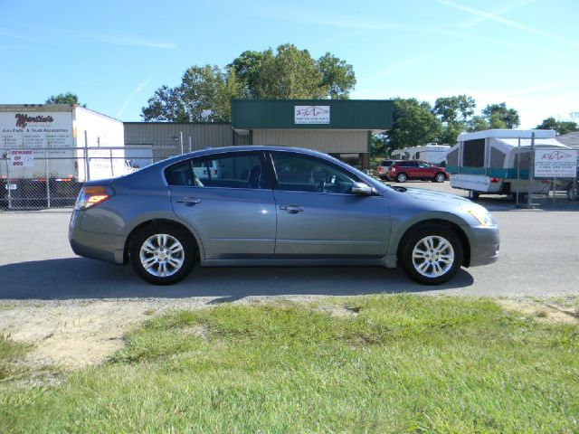 2010 Nissan Altima SLT Quad Cab 2WD